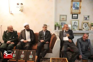 دیدار مسئولان کنگره ۸۰۰۰ شهید استان همدان با خانواده شهیدان تیموری و حقگویان