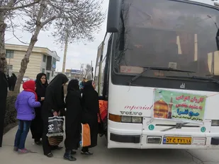 اعزام 44 نفر از مددجویان بهاری به مشهد مقدس