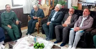 دیدار فرمانده سپاه شهرستان فیروزکوه با خانواده معظم شهید هوشنگ اسفندیار