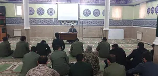 برگزاری نشست روشنگری به مناسبت دهه فجر در سپاه ناحیه روانسر