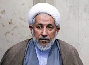 بیشترین مشکلات امروز جامعه به خاطر فاصله گرفتن از نماز است