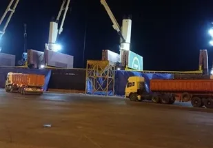 پهلوگیری ۲ کشتی با ۱۳۲ هزار تن گندم در بندر شهید رجایی