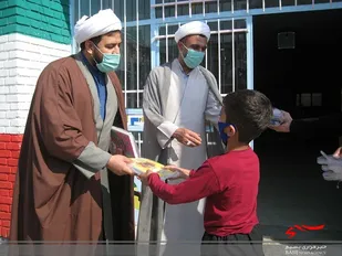 کمک به دانش آموزان بی بضاعت شهرستان جوانرود