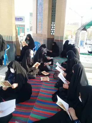 تجدید عهد خواهران بسیجی میبد با شهدای دفاع مقدس