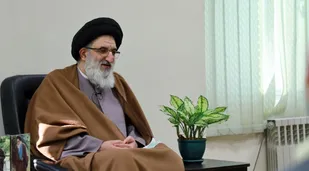 مسئولان امید را در جامعه گسترش دهند/ بیانیه &laquo;گام دوم&raquo; باید توسط جوانان اجرایی شود