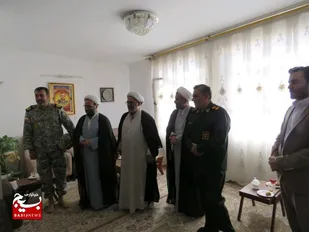 دیدار مسئولین با خانواده شهید پاسدار رمضانعلی چوبداری