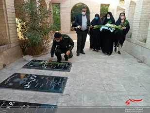 برگزاری آیین غبارروبی و عطرافشانی مزار شهدای شهرستان نظرآباد همزمان با هفته دفاع مقدس