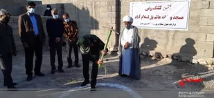 آیین کلنگ زنی مسجد و خانه عالم بندرپل توسط سپاه/مساجد جامعه را ازگزندآسیب ها حفظ می کنند