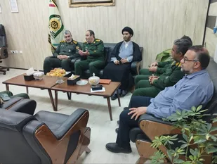 دیدار فرماندهی و مسئول دفتر نمایندگی و جمعی از پایوران با فرماندهی و مجموعه خدوم نیروی انتظامی