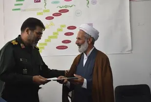 سپاه وبسیج خادم ملت بوده و خدمت به مردم را وظیفه خود می&zwnj;داند