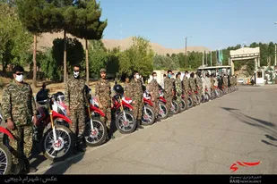 رژه موتوری نیروهای نظامی و انتظامی ملایر به&zwnj;مناسبت هفته دفاع مقدس