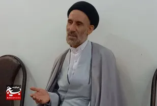 استاد حوزه&zwnj;های علمیه خوزستان؛
مساجد شخصیت امام خمینی (ره) را به نسل جوان معرفی کنند