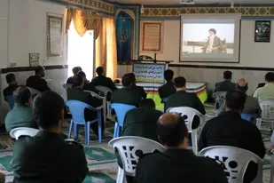 شرکت کارکنان و سربازان ناحیه کاشمر در کلاس اخلاق استاد توکل به صورت ارتباط تصویری