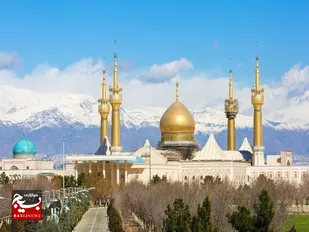 حضور بسیجیان پایگاه شهیده طیبه واعظی قم در حرم مطهر امام خمینی (ره)