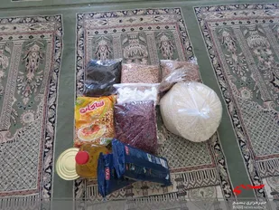 توزیع 110 بسته معیشتی بین نیازمندان محدوده استحفاظی حوزه مهدیه ناحیه مرکزی یزد