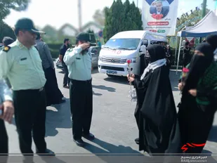 تقدیر بسیجیان از سبزپوشان امنیت در حاشیه راهپیمایی علیه فتنه گران+تصاویر