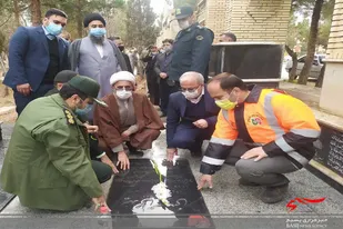 عطر افشانی گلزار شهدای شهر میامی