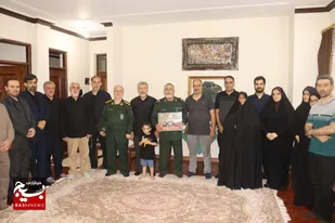فرمانده لشکر ۲۵ کربلا با خانواده شهدای لنگرود دیدار و گفتگو کرد