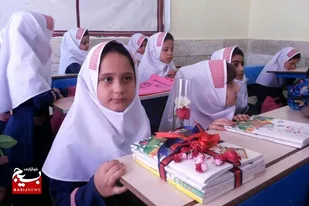 خدمت رسانی فرهنگی به دانش آموزان روستا های بخش مرکزی امیدیه