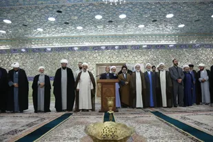 گیلانی&zwnj;ها حرم مطهر حضرت فاطمه معصومه را غبارروبی کردند