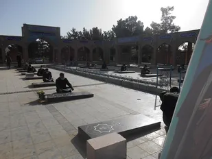 محفل انس با قران کریم در مزار شهدای بجستان برگزار شد