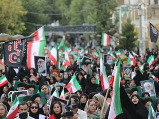 نمایش همبستگی بانوان ایلامی در اجتماع زینبیون