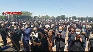 اقامه نماز ظهر عاشورا در مصلی امام (ره) تبریز