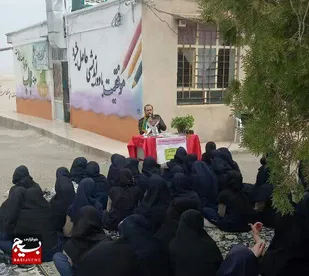برگزاری نشست جهاد تبیین در دبیرستان دخترانه روستای محمدآباد میامی