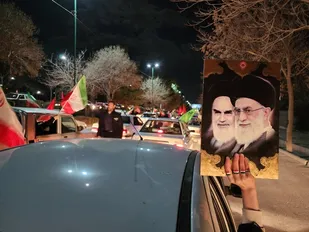 گزارش تصویری از رژه خودرویی اقتدار ولایی در شهرکرد