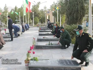 غبارروبی گلزار شهدای شهرستان تیران و کرون با حضور مسئولین شهرستان