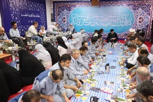 آیت اله رئیسی، میهمان سفره افطاری ساده کارگران شرکت فیروز بود