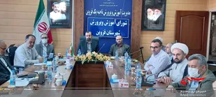 عمل به شعارهای فطری انقلاب، آسیب های موجود را جبران می کند