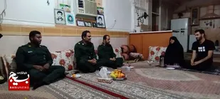 دیدار فرمانده سپاه ناحیه عسلویه با خانواده رزمنده هشت سال دفاع مقدس