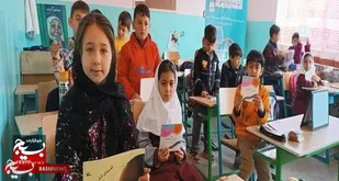 دانش&zwnj;آموزان سرعینی با بازیافت زباله کتابخانه &lrm;دار شدند