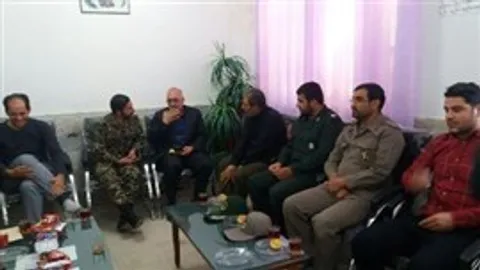 دیدارفرمانده ناحیه مانه و سملقان با فرهنگیان دبیرستان امام حسین (ع)