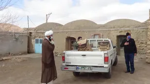 کمک به خانواده های آسیب دیده از کرونا در بخش طغرالجرد کوهبنان