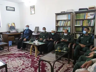دیدار فرمانده و کارکنان ناحیه مقاومت بسیج سپاه خوسف با امام جمعه شهرستان
