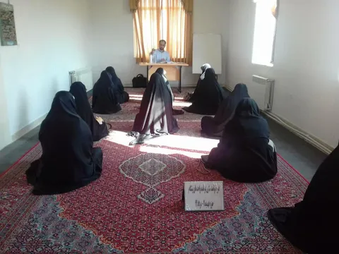 دوره توانمند سازی فرماندهان واحد های پیشگام حوزه بسیج دانش آموزی شهید فهمیده ۲ اراک برگزار شد+ تصاویر