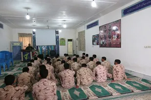 نشست صمیمی جانشین ناحیه مقاومت بسیج سپاه زهک با سربازان