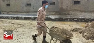 دستان پرمهری که به یاری سیل زدگان شتافتند