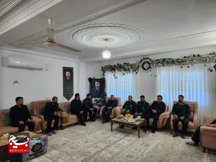 دیدار فرمانده سپاه کربلا با خانواده شهید مدافع حرم اسماعیل خانزاد