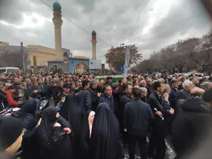تشییع پیکر مداح و پدر شهیدان پور رادی