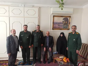 دیدار با خانواده شهدا و جانباز دوران دفاع مقدس +تصاویر