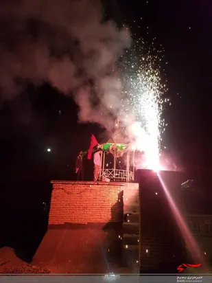 بام ایران با ندای"یاصاحب الزمان(عج)" نورباران شد