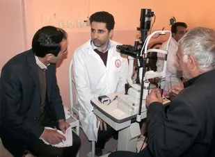 چشم پزشکی که تمام ایران مطب اوست