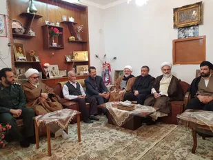 مسؤولان شاهرود با خانواده های شهیدان حلوانی دیدار کردند