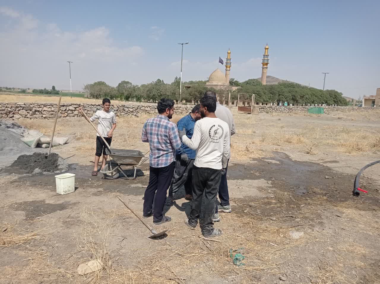 گروه‌های جهادی استان قم در روستای دیزآباد خنداب خدمت‌رسانی کردند