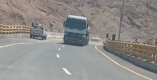 پل شوراب در شهرستان آوج زیر بار ترافیک رفت