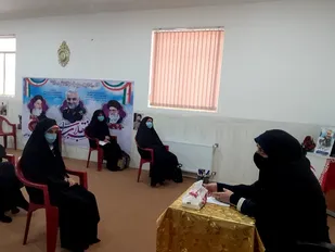 شیر زنان انقلاب و دفاع مقدس نشان دادند که الگوی سوم، زن نه شرقی، نه غربی است