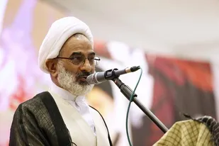 تلاش دشمن برای اقتدار زدایی از رهبری و انقلاب/ نگذارید دشمن با جوسازی و تقابل ها دو قطبی ایجاد کند